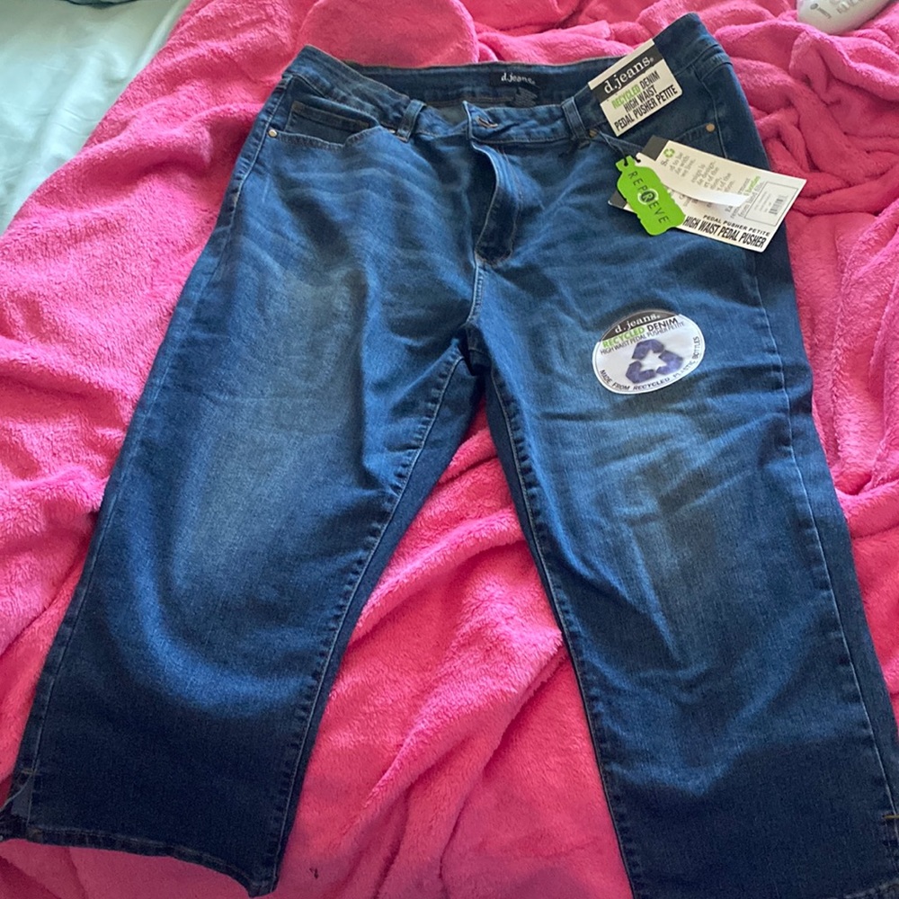 D. Jeans. New with tags. Capris size 16P.